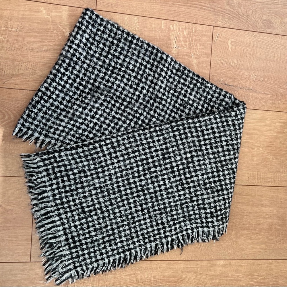 Black & White Scarf